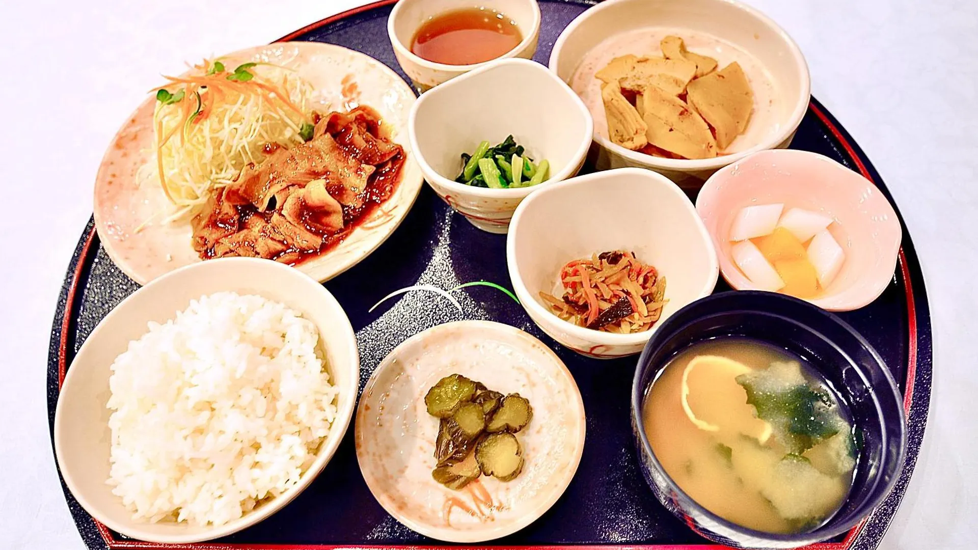 Kyoto Universal Hotel Karasuma 3*,